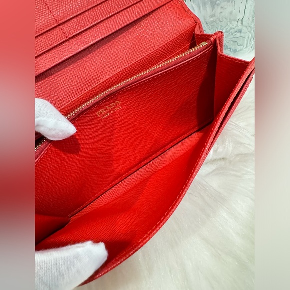 PRADA Saffiano Leather Bifold Wallet GUC - Picture 10 of 16